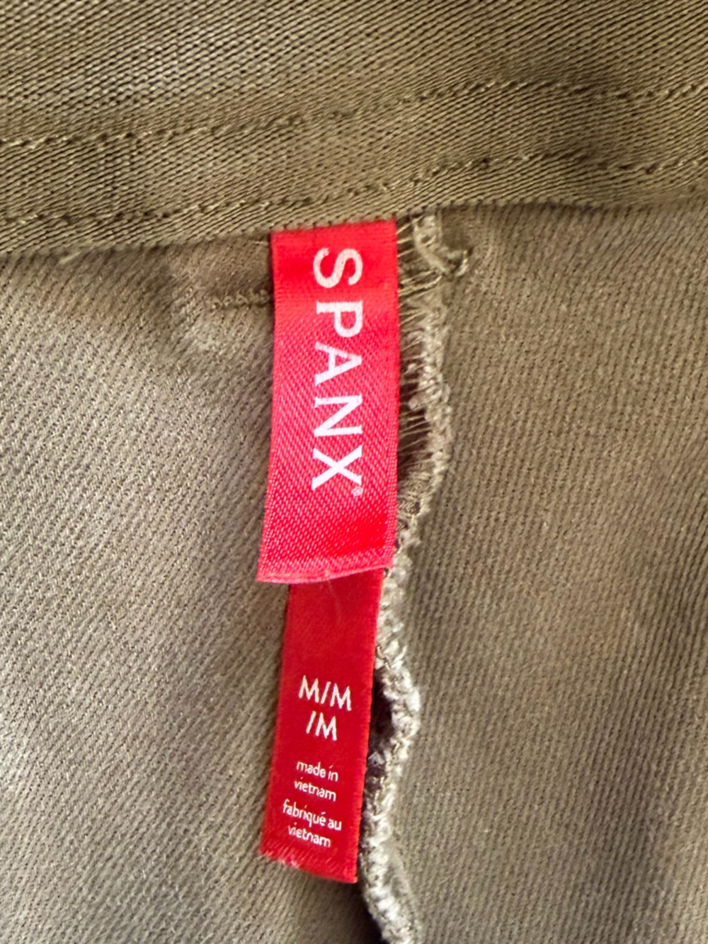 Spanx Stretch Twill Cargo Pants in Olive Size Medium - Picture 9 of 14